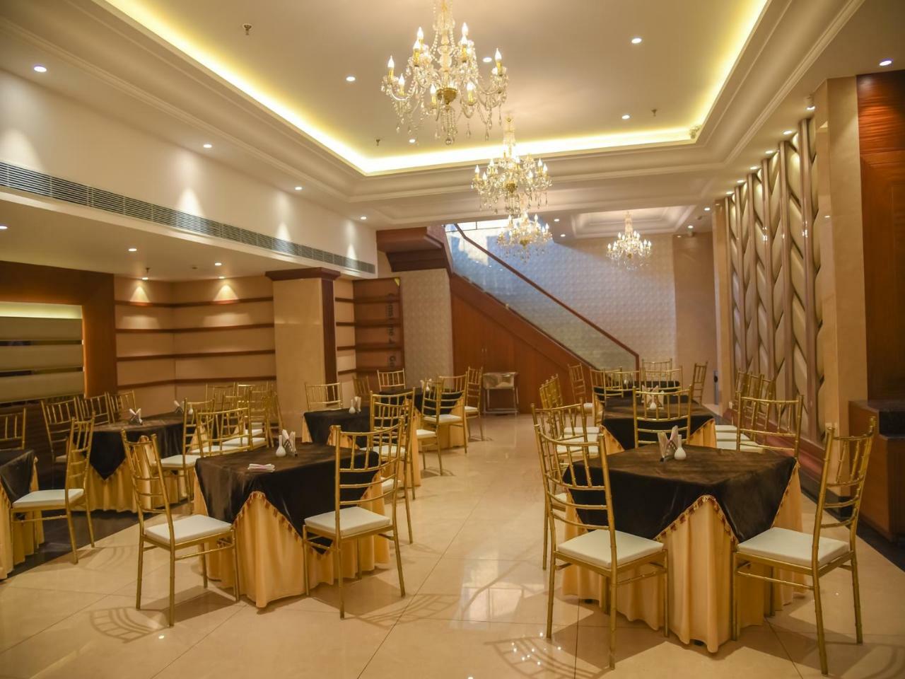Bharawan Clarks Inn Express Amritsar Esterno foto