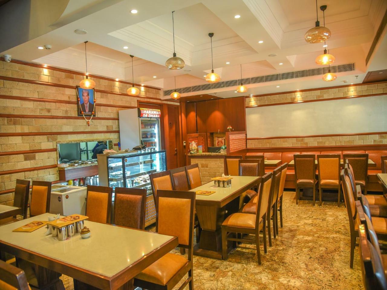 Bharawan Clarks Inn Express Amritsar Esterno foto