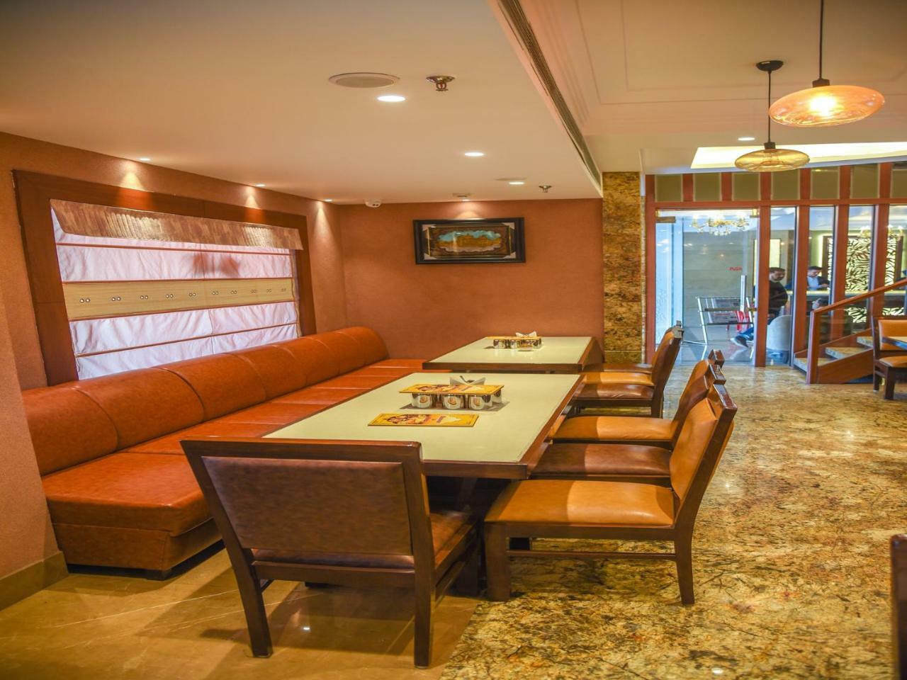 Bharawan Clarks Inn Express Amritsar Esterno foto
